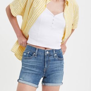 Levi's | Mid Length Shorts